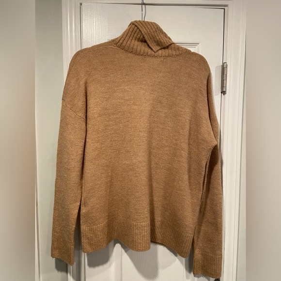 Banana Republic Size S Ribbed Front Cowl Turtle Neck Camel Tan   Sleeve Sweater - Picture 9 of 10
